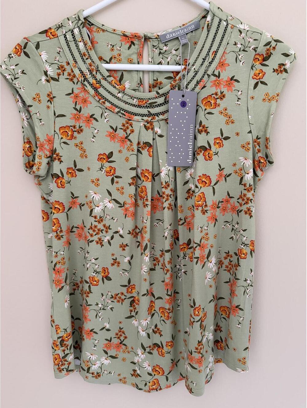 NWT Daniel Rainn floral blouse, medium